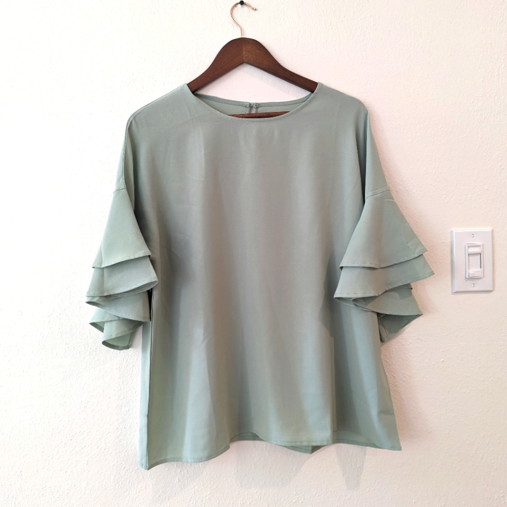 Flare sleeve blouse